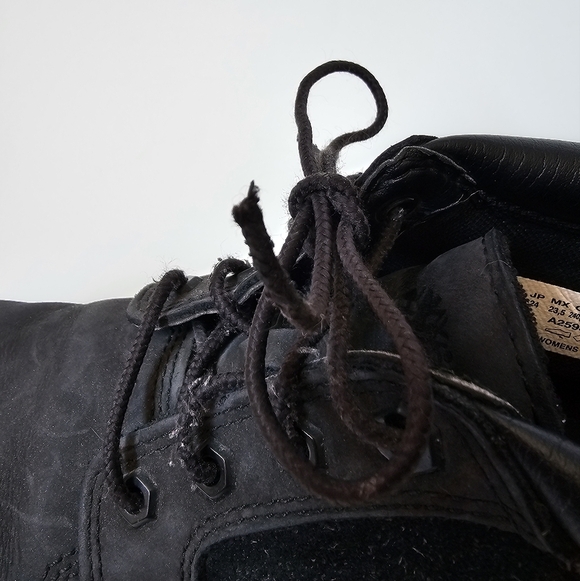 Timberland Women's 7 Black Leather Ankle Boots - Picture 2 of 8